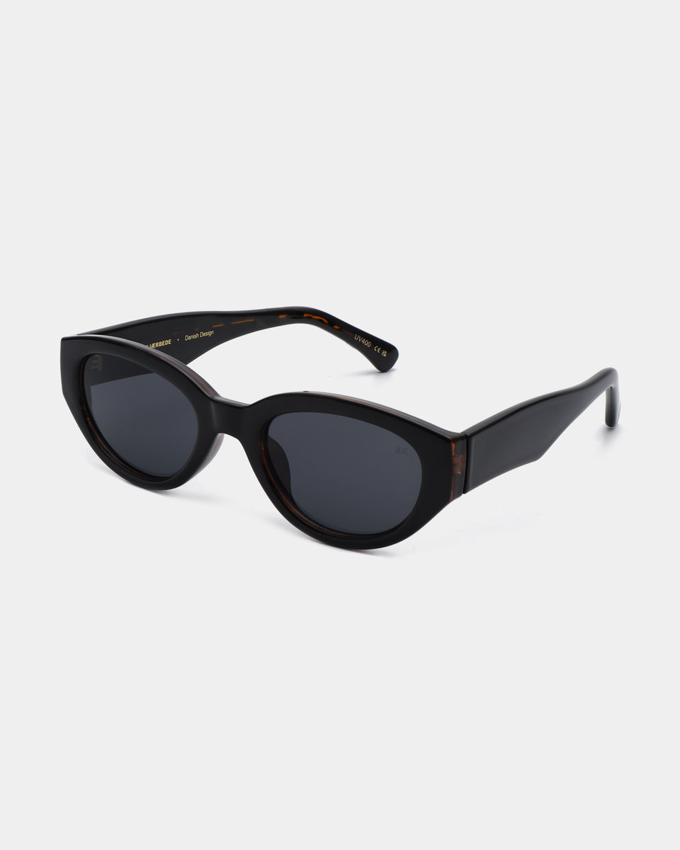 Black Winnie Sunglasses