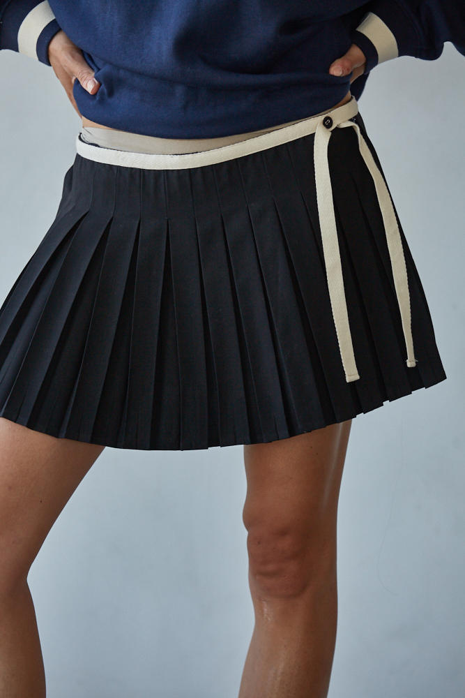 Black Woven Pleated Mini Skort